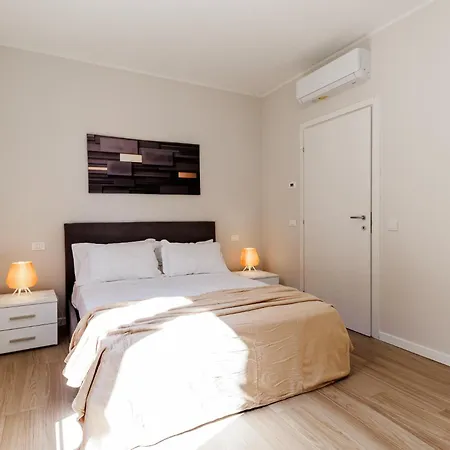 Chiara 6 Guest - Train Station - Parking Daire Modena