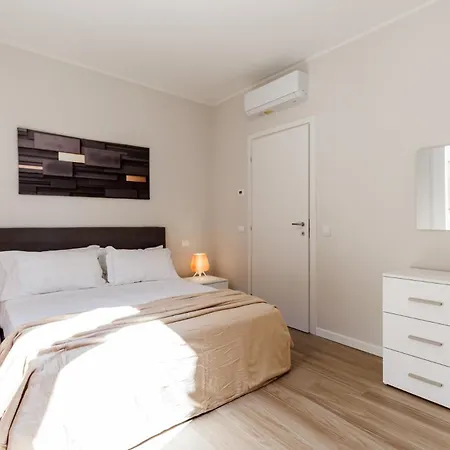 Appartement Chiara 6 Guest - Train Station - Parking *