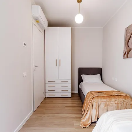 Chiara 6 Guest - Train Station - Parking Daire *