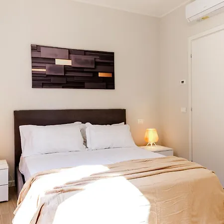 Chiara 6 Guest - Train Station - Parking * Modena