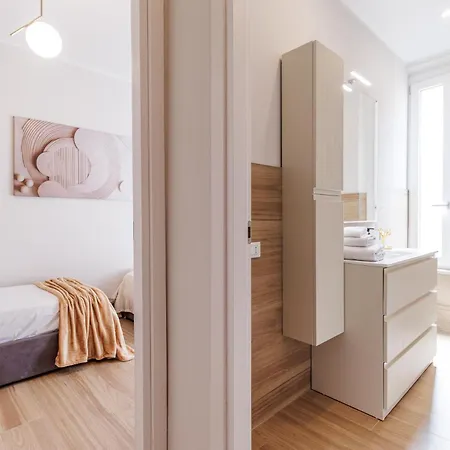 Chiara 6 Guest - Train Station - Parking Appartement *