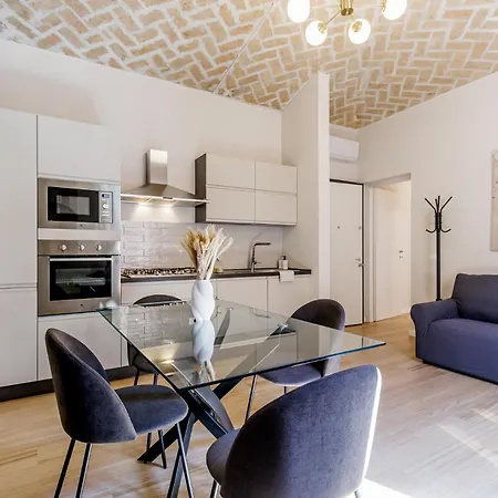 Chiara 6 Guest - Train Station - Parking Daire