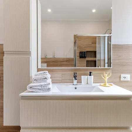 Chiara 6 Guest - Train Station - Parking *