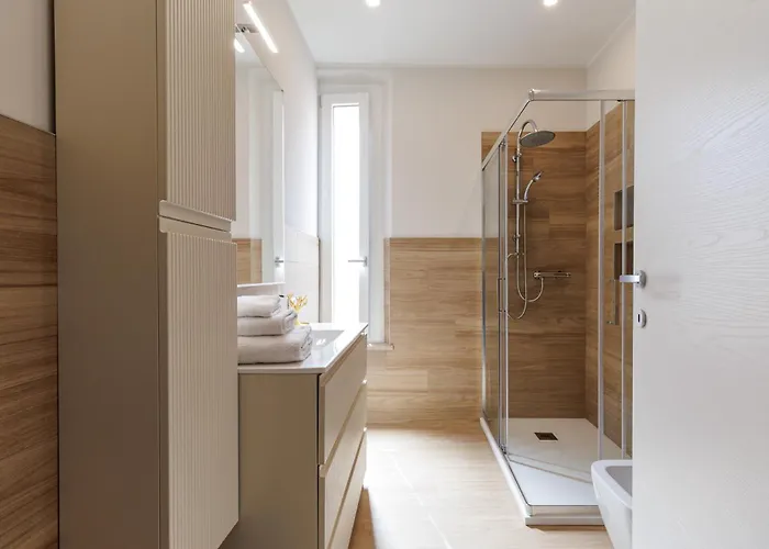 Chiara 6 Guest - Train Station - Parking Apartment