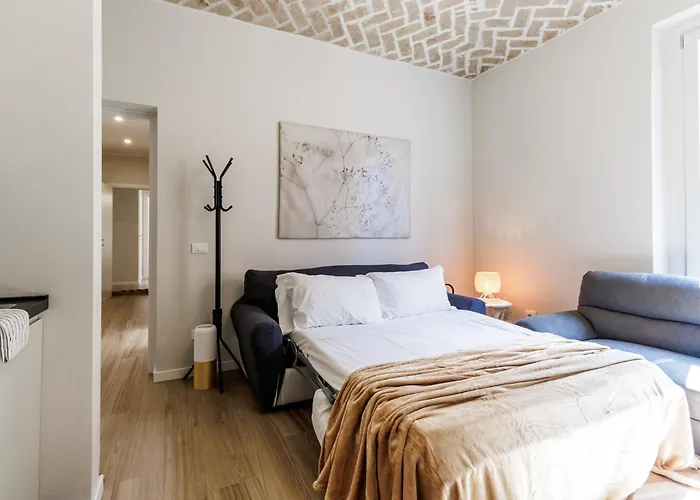 Chiara 6 Guest - Train Station - Parking Apartment Modena