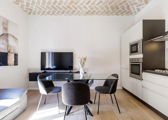 Chiara 6 Guest - Train Station - Parking Modena