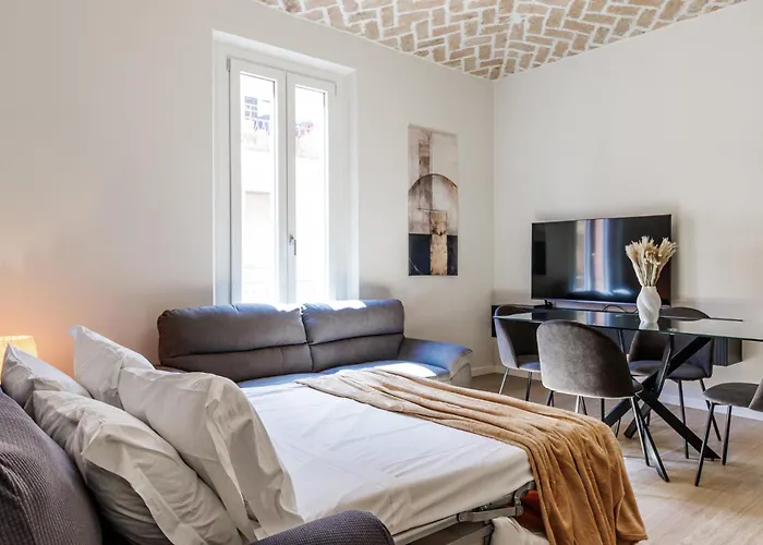 Chiara 6 Guest - Train Station - Parking Apartment *