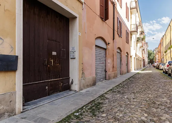 Chiara 6 Guest - Train Station - Parking * Modena