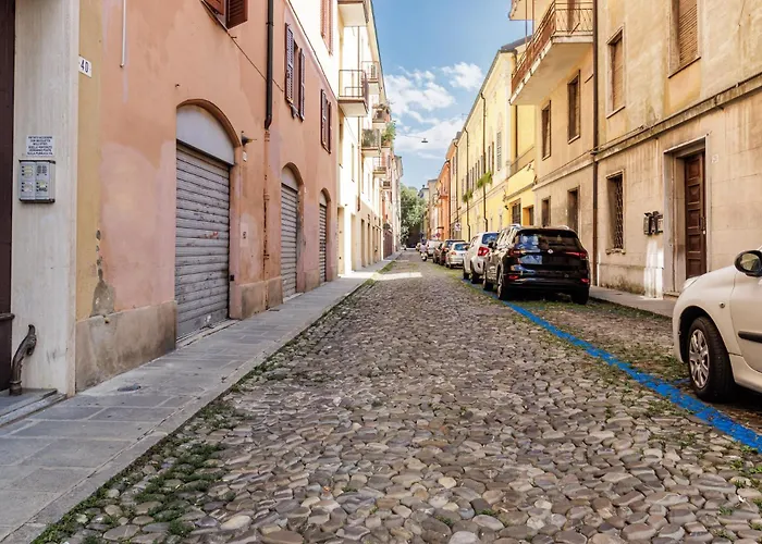 Apartment Chiara 6 Guest - Train Station - Parking Modena